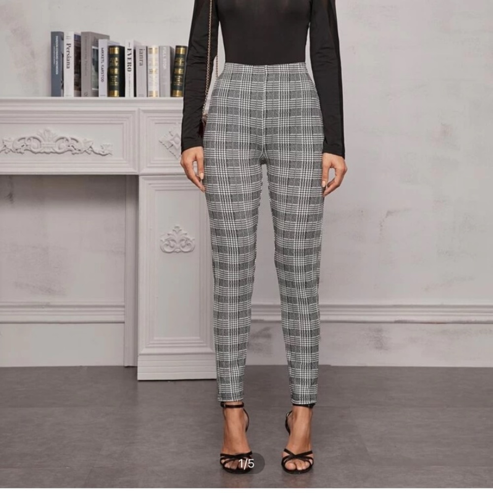 BRAND NEW Black and white plaid leggings